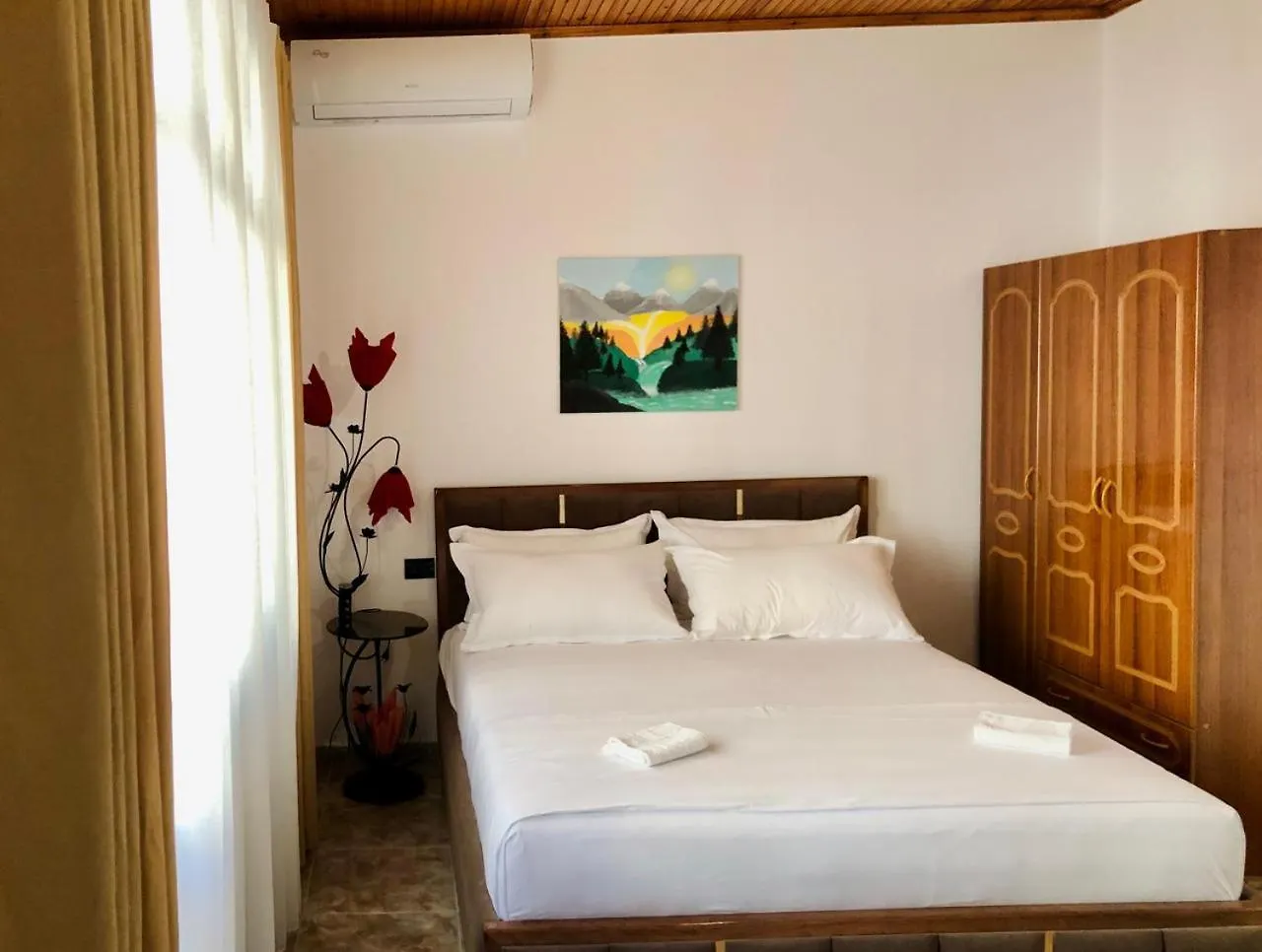 Pensión Rooms By Lion Krujë