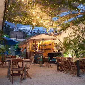 https://xkeken-hostel.quintano-roohotels.com