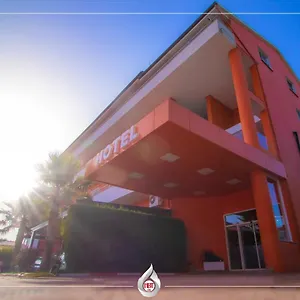 Hotel Nbt, Lac