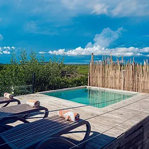 https://sunset-house.quintano-roohotels.com