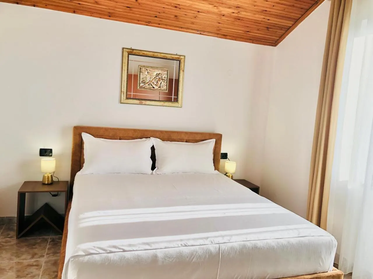 Rooms By Lion Kruje Guest house