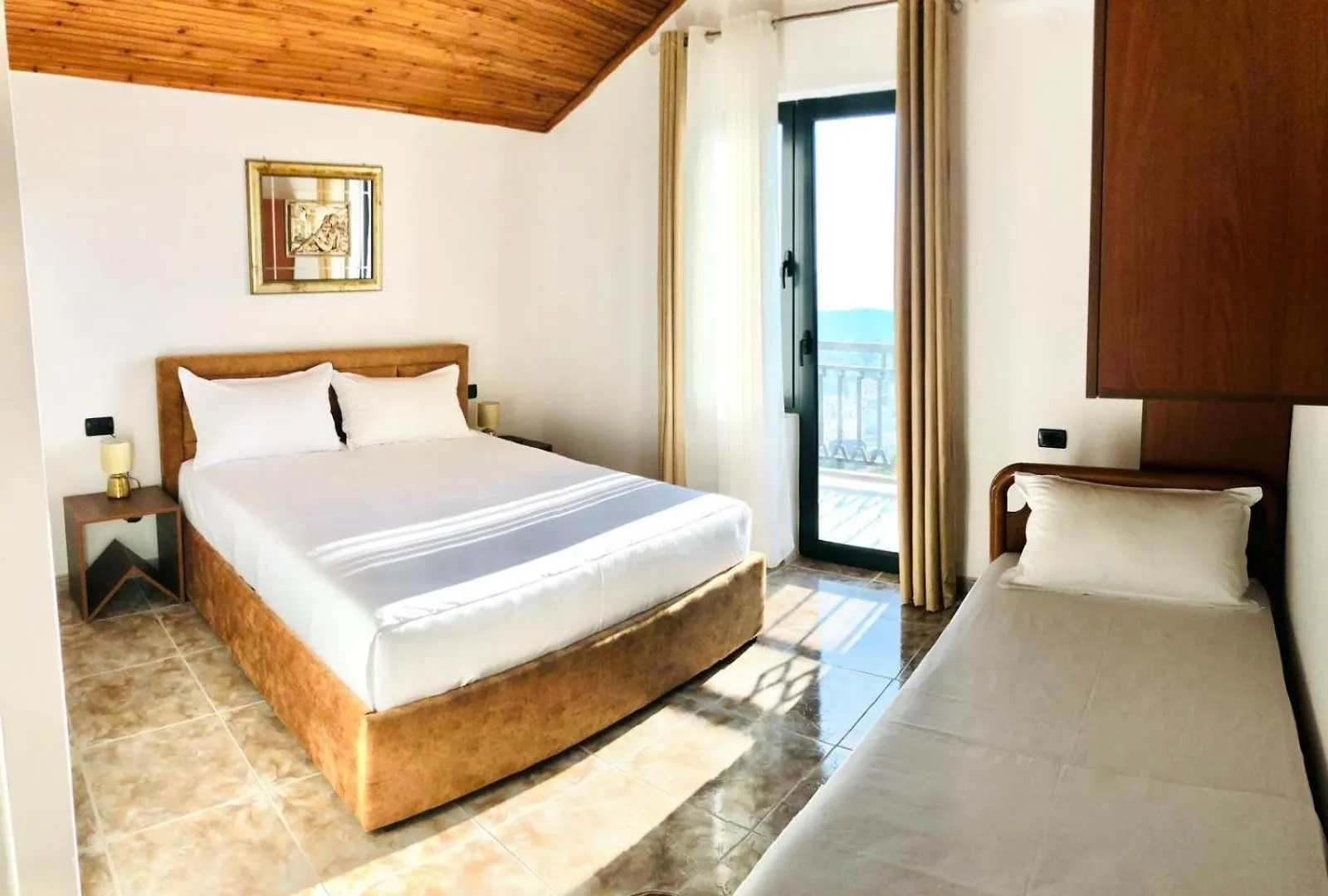 Rooms By Lion Kruje 0*,  Albania